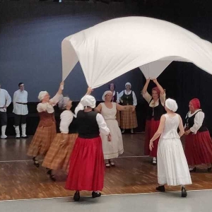 APAM - Spectacle de danse folklorique de la Tourbillante